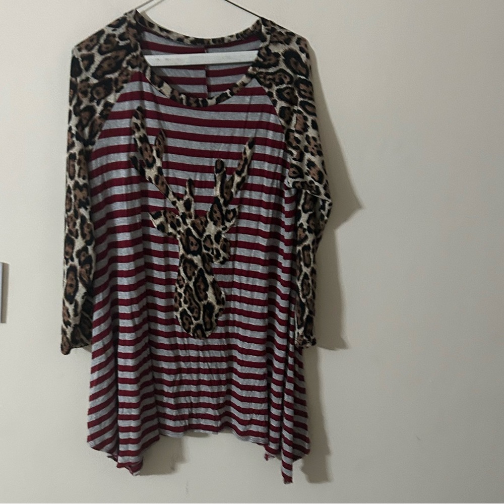 Boutique Brand leopard & red gray stripes shark bite blouse size 2x